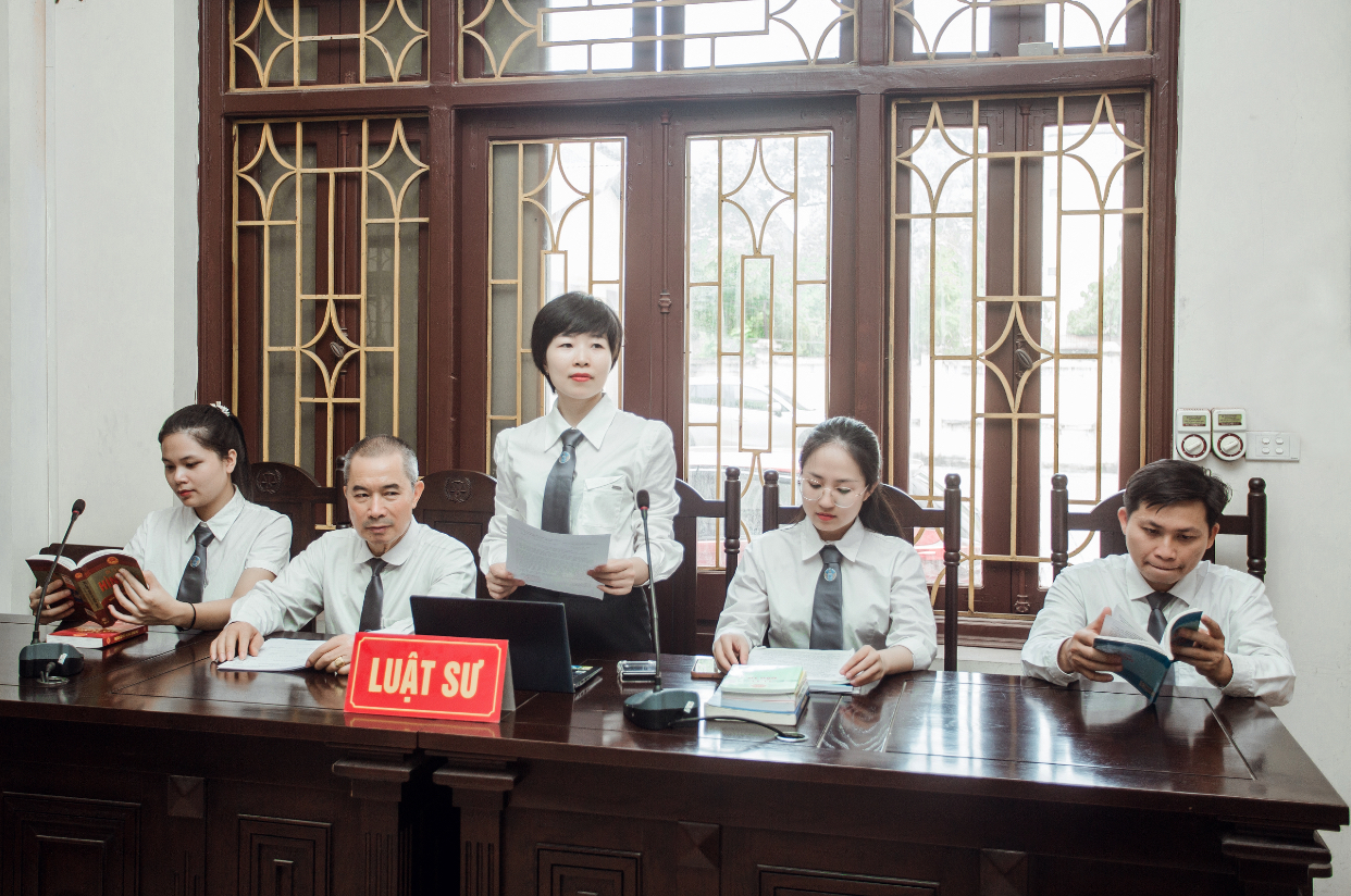 Luật sư tham gia tố tụng